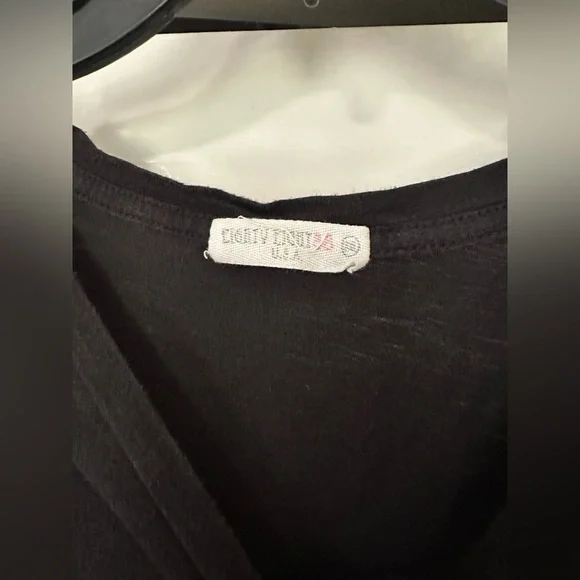 Eighty Eight Black Tee with Red Rock Design - Picture 2 of 3